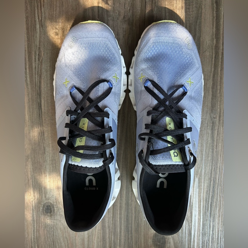 On Cloud X sneakers